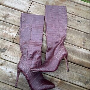 Vince Camuto Fendels Leather Croc Embossed Boots Womens 10 M EU 42s Redwood